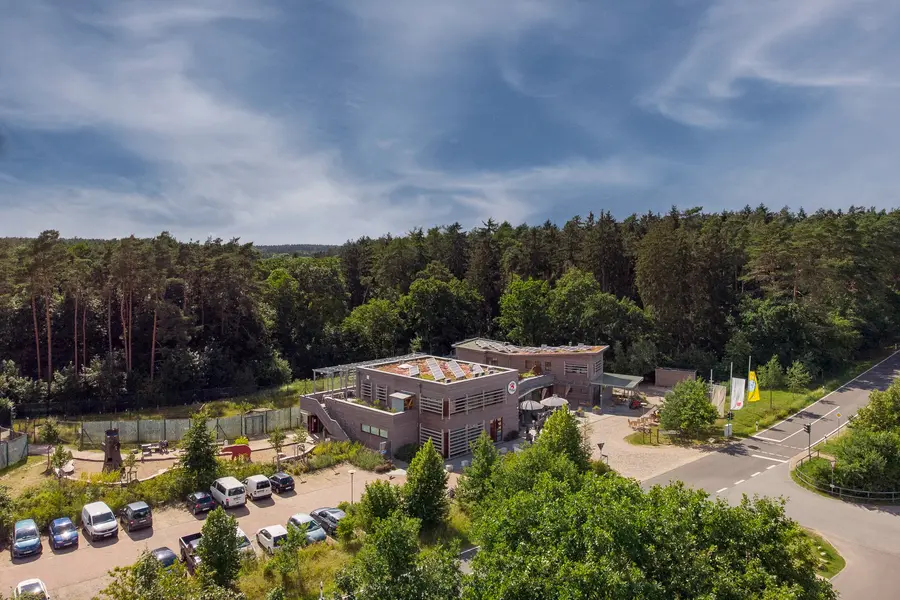 BÄRENWALD_Müritz_Besucherzentrum__VIER_PFOTEN__Robert_Scholtze.jpg